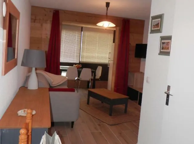 L'adroit Apartment *